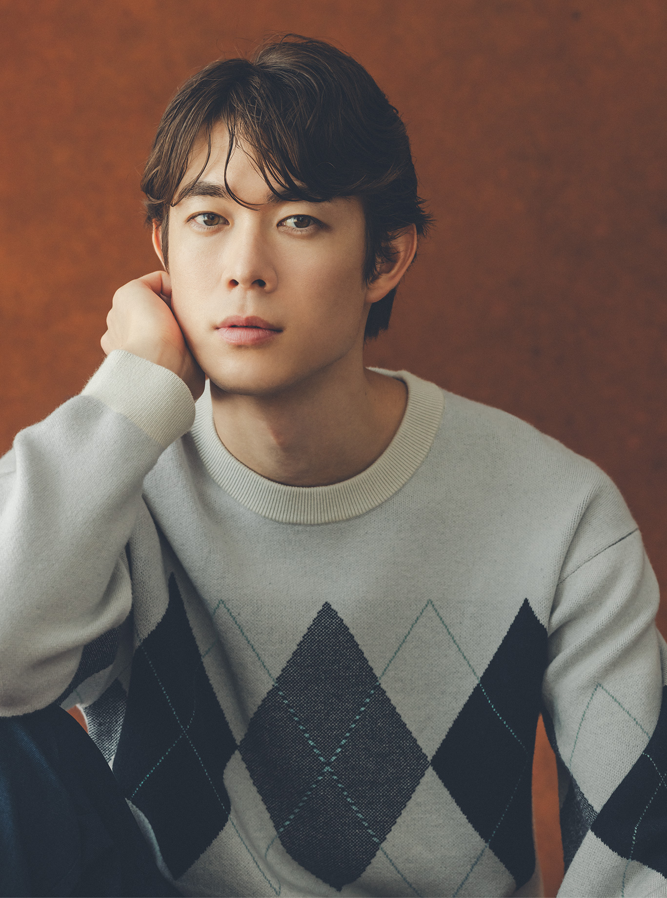 俳優・宮沢氷魚が着るとろける着ごこちのニットシリーズ | Pattern Pullover 1